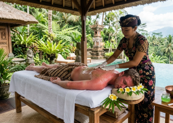 Menenangkan Kulit yang Terbakar Matahari, Sunburn Massage
